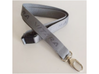 Шнурок с карабином Suzuki Vitara Lanyard Grey, артикул 990F0VTLY1000 от Suzuki Шнурок с карабином Suzuki Vitara Lanyard Grey, артикул 990F0VTLY1000